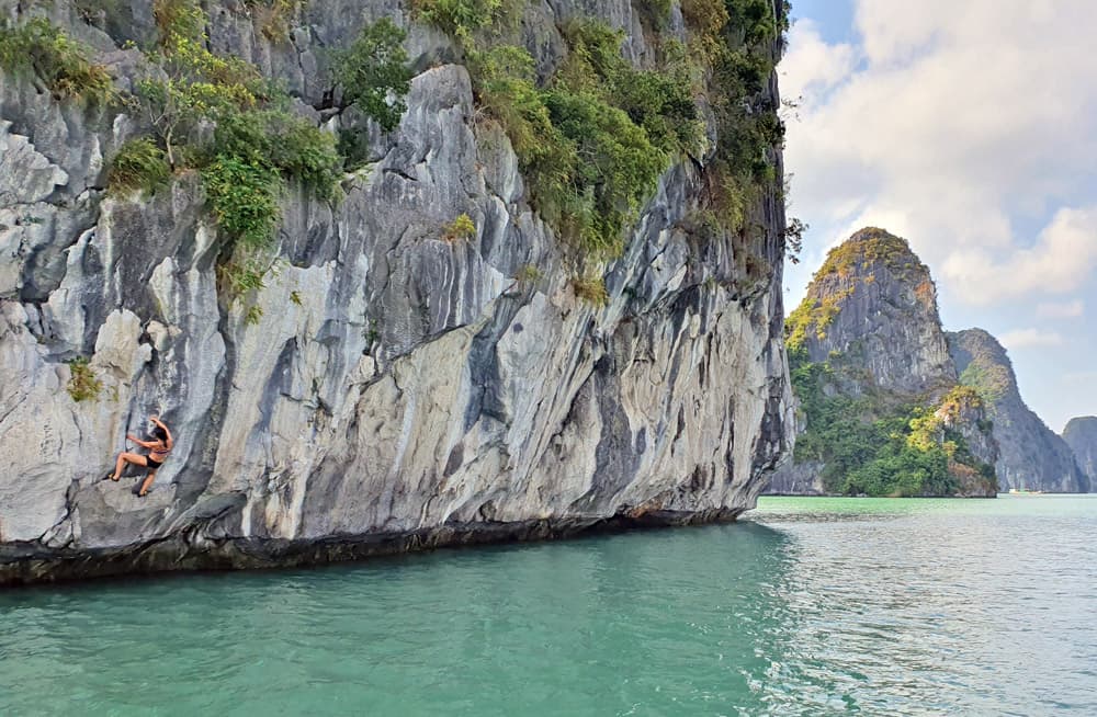 Climbing the islets of Cat Ba